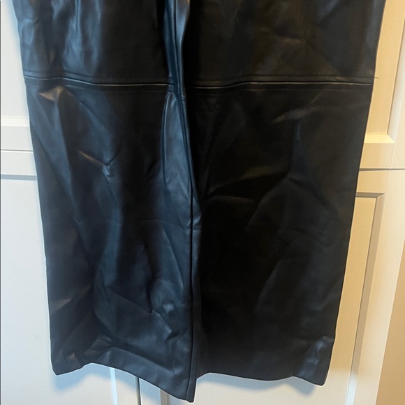 Zara faux leather straight pants. - Picture 2 of 5
